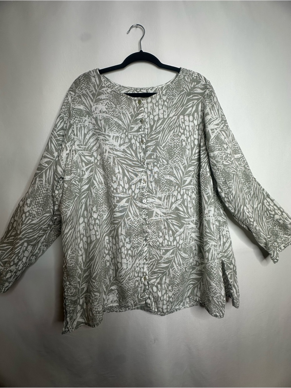 Christian Siriano Sage Gray Botanical Print Button-Front Top
